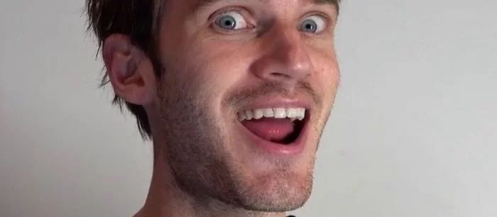 Тысячи людей обвиняют PewDiePie в расизме. Они хотят раз и навсегда забанить его на YouTube