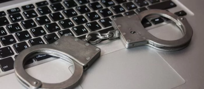 Напавший с топором на сверстницу саратовский школьник страдал компьютерной зависимостью