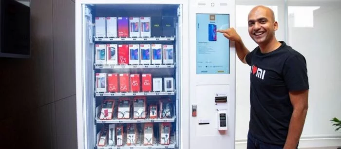 Xiaomi запустила торговые автоматы со своими смартфонами для рядовых покупателей