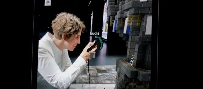 Microsoft показала живой геймплей Minecraft Earth — видео