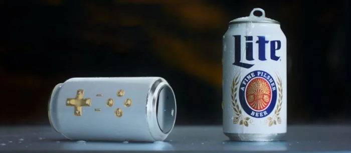 На E3 2019 показали пивную банку со встроенным контроллером. Её уже опробовали в Street Fighter 5