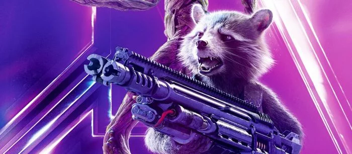 Вышла еще одна удаленная сцена из «Мстителей: Финал». В ней Железный человек бреет Еноту голову