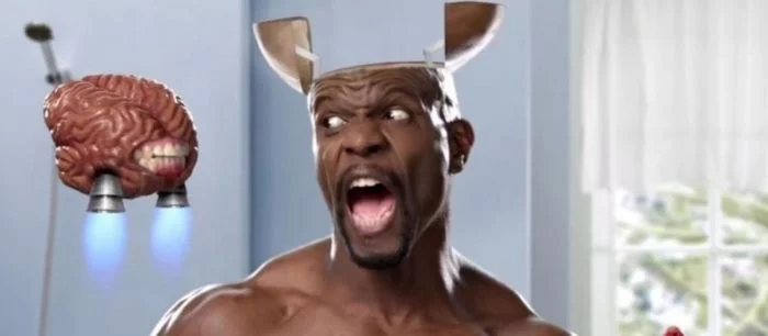 Звезда рекламы Old Spice Тэрри Крюс тоже хочет в фильм по «Русалочке». Он уже прислал первое фото