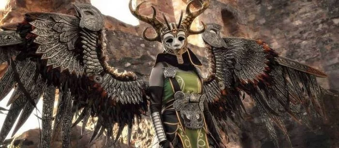 Девушка вручную собрала костюм Валькирии из God of War за 1000 часов