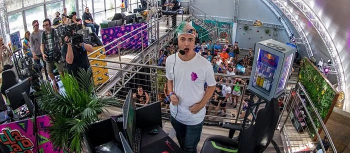 Стример Ninja собрал в два раза больше зрителей в Mixer, чем на Twitch