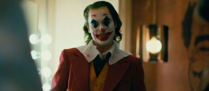 Вышел финальный трейлер «Джокера», в котором герой превращается в безумца