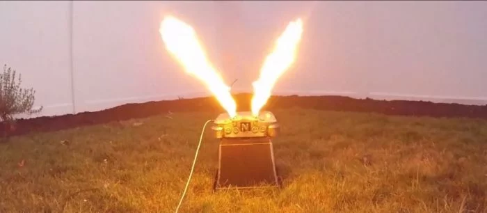 Ютубер создал «огнедышащую» консоль, которая показывает спецэффекты во время игры