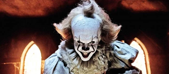 В Resident Evil 2 добавили клоуна из «Оно» и Джокера. На видео они дерутся