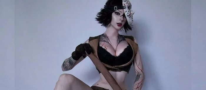 Соблазнительный косплей на Джейсона Вурхиза (Jason Voorhees)