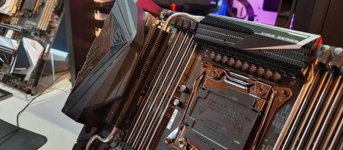 Gigabyte представила три новые материнские платы для процессоров Intel Cascade Lake-X