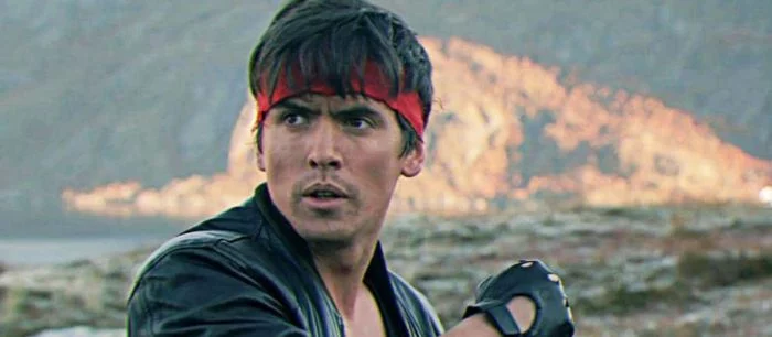 Появились новые фото со съемок Kung Fury 2 — герой с мечом и звезда Assassin's Creed