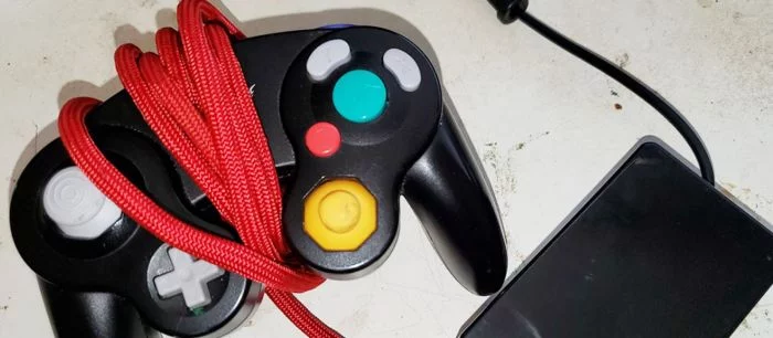 Геймер создал «подгорающий» геймпад, который может согреть руки, если будет холодно