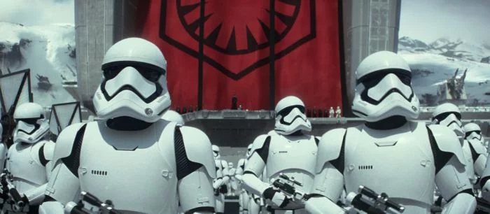 В ролике из новых «Звёздных Войн» показали летающих штурмовиков