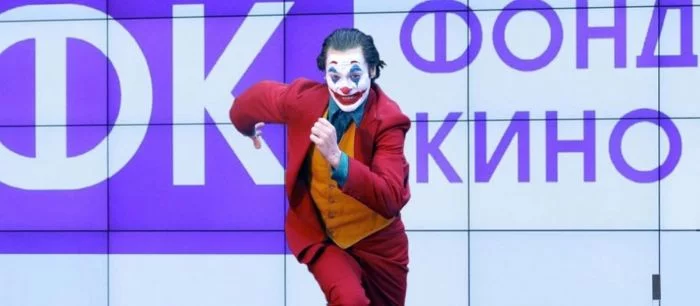 В России собираются снять комедию про Джокера и Бэтмена и просят деньги у Фонда кино