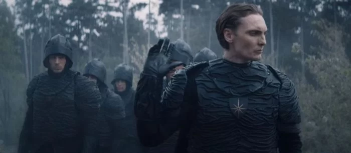 Дизайнер костюмов «Ведьмака» от Netflix рассказал о причинах такой нильфгаардской брони