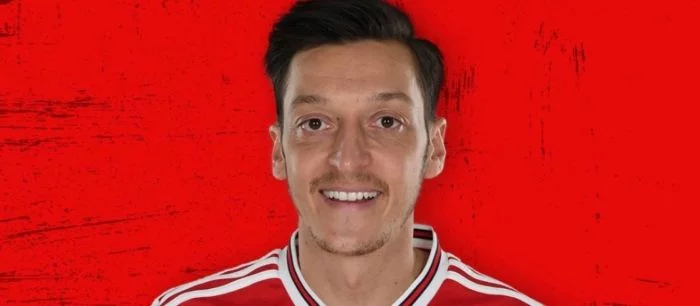 Месута Озила удалили из китайской версии PES 2020 за критику правительства