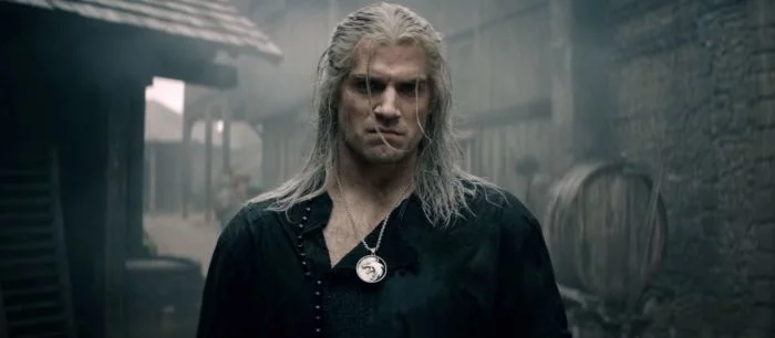 Генри Кавилл разобрал резню в Блавикене из «Ведьмака»: половинчатые мечи и постановка боя с Ренфри
