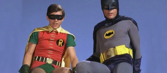 Робин из сериала «Бэтмен» сознался, что студия назначила ему таблетки для уменьшения пениса