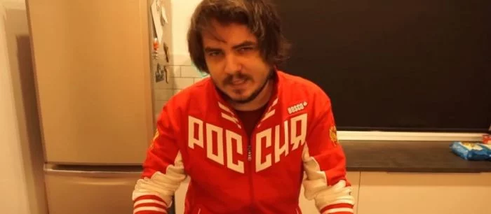 Российский стример Мэддисон назвал идиотами «фанатов близов и варика»