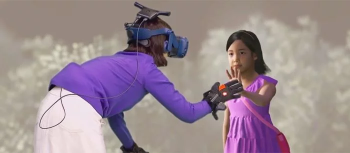 Мать встретилась со своей умершей дочкой в VR. Женщина не смогла сдержать слез
