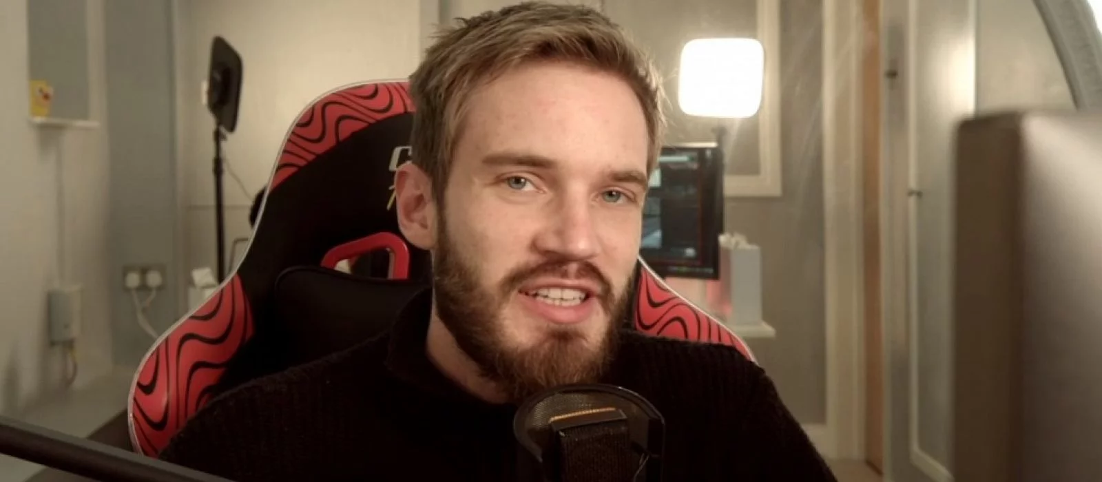 <b>PewDiePie</b> вернулся на YouTube с новым роликом после перерыва.