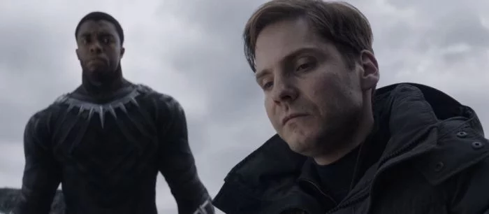 Появилась вырезанная мрачная сцена из «Первого мстителя: Противостояние» с Земо и книгой Гидры