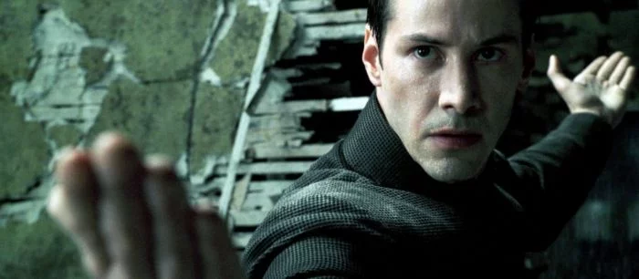 Появилось первое видео со съемок «Матрицы 4» с опасным каскадерским трюком