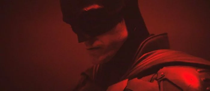 Официально: появился мрачный ролик «Бэтмена» с Робертом Паттинсоном в новом костюме