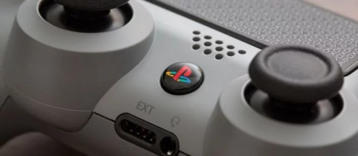 Sony патентует новую технологию для геймпада. Она сможет определять потливость рук