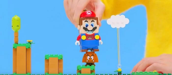 Анонсирован LEGO Super Mario — конструктор с электронным Марио, в котором можно проиграть — видео