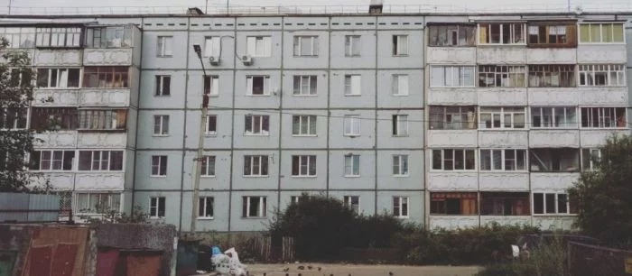 На iOS и Android вышел клон «Тетриса», в котором нужно строить российские многоэтажки