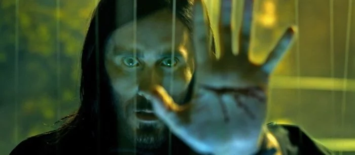 В сеть слили постер «Морбиуса» для Comic-Con с перевоплощающимся Джаредом Лето