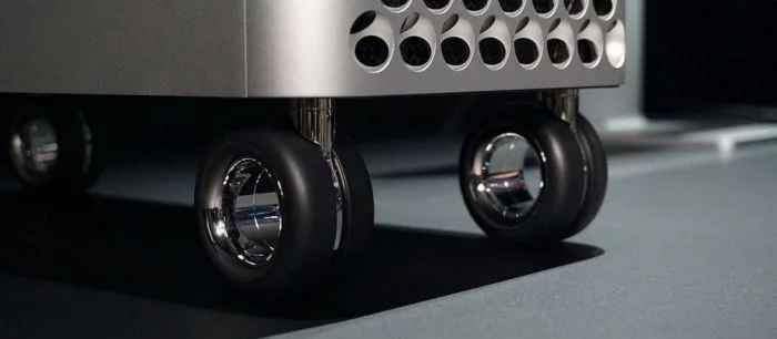 Apple начала продавать колесики к Mac Pro за 70 тысяч рублей. Нет, iPhone в комплект не входит