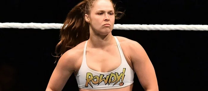 Известная рестлерша закосплеила Соню Блейд из Mortal Kombat 11. Ее работу оценил даже Эд Бун