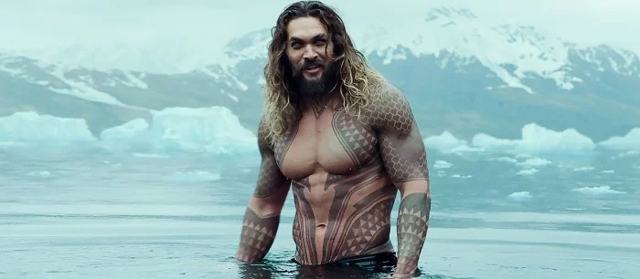 «Выпускай уже эту ***** режиссерскую версию!»: Аквамен из «Лиги справедливости» требует релиза