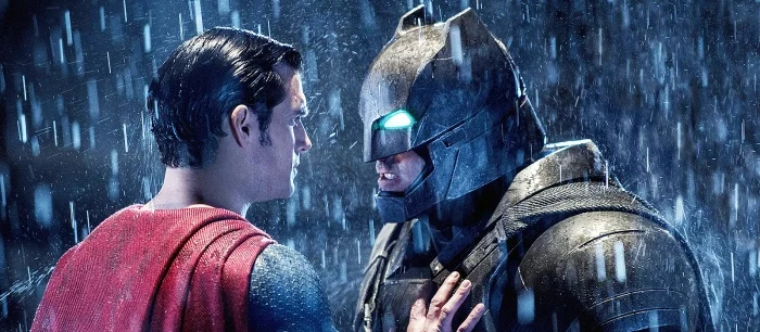 В сети рассказали, каким бы мог получиться отмененный фильм «Бэтмен против Супермена» 2000-х