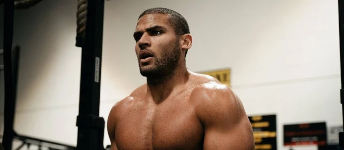 Ради PlayStation парень, который был самым полным в классе, изменил свое тело до неузнаваемости