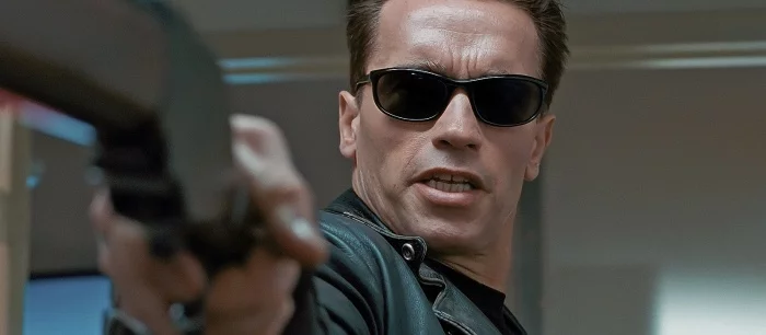 Фанат нашел пасхалку со Шварценеггером в последнем «Терминаторе» — можно позвонить самому T-800