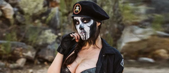 Косплеерша Кавейры из Rainbow Six Siege резко ответила на критику, но ее поддержали