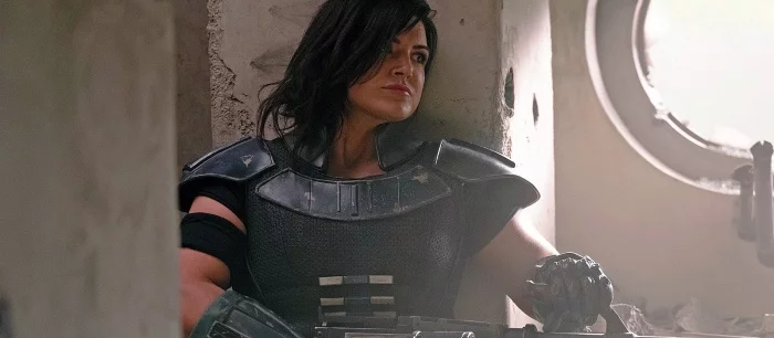 Звезда «Мандалорца» и «Дедпула» разделась в Instagram. Фанаты остались в восторге, а фото удалили