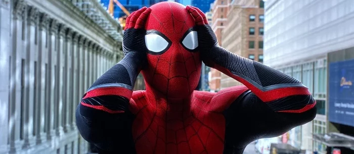 Художник объединил «Зловещую шестёрку» — врагов Человек-паука. Среди них Момоа, Сина и МакКонахи