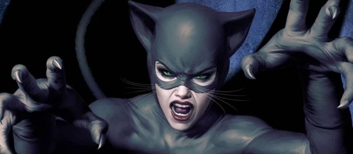 Косплеерша с большой грудью перевоплотилась в Женщину-кошку и искупалась в молоке (фото)