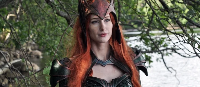 Начинающая модель показала достойный косплей на Меру из «Аквамена»