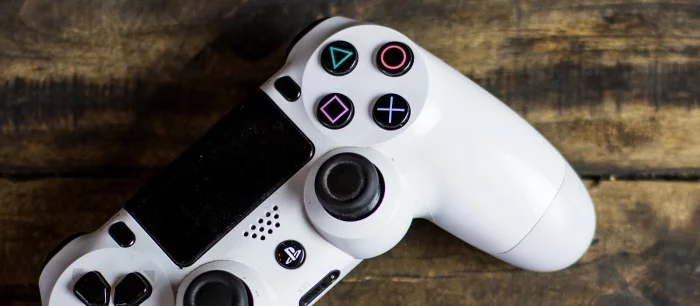 PlayStation 4 спасла школьницу от мужчины, который целый месяц удерживал ее в плену