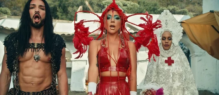 В клипе Леди Гаги засветился ведьмачий медальон из The Witcher 3. Вот реакция разработчиков