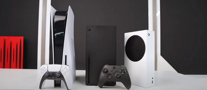 Блогер распаковал PS5 и сравнил с Xbox Series X. Консоль Microsoft теряется на фоне приставки Sony (видео)