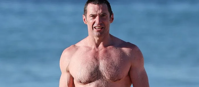 Хью Джекман разделся догола для рекламы обуви. Вот реакция Райана Рейнольдса