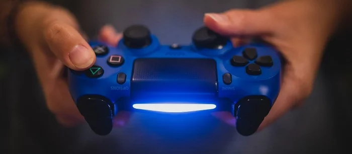 Microsoft cравнила PlayStation с работающим феном. Xbox Series X — тише шепота (инфографика)