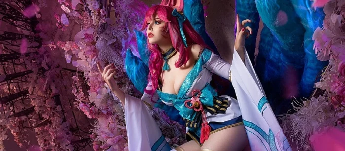 Пятничный косплей: опасная Мия Уоллес из «Криминального чтива», сексапильные Ари из «Лиги легенд» и Ленор из Castlevania
