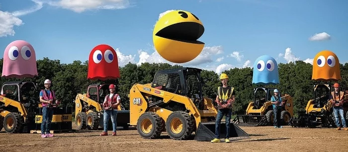 Съешь его! Водители погрузчиков сыграли в Pac-Man в реальности